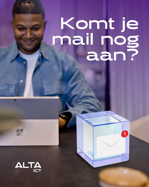 MKB'er met laptop vraagt zich af komt mijn e-mail nog aan
