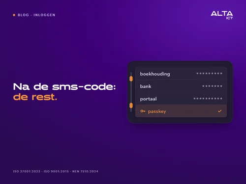 Hero bij de blog over een wachtwoordmanager voor het MKB: een kluiskaart met de accounts boekhouding, bank, portaal en passkey, de regel passkey uitgelicht.