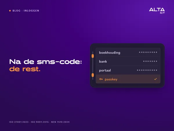 Hero bij de blog over een wachtwoordmanager voor het MKB: een kluiskaart met de accounts boekhouding, bank, portaal en passkey, de regel passkey uitgelicht.
